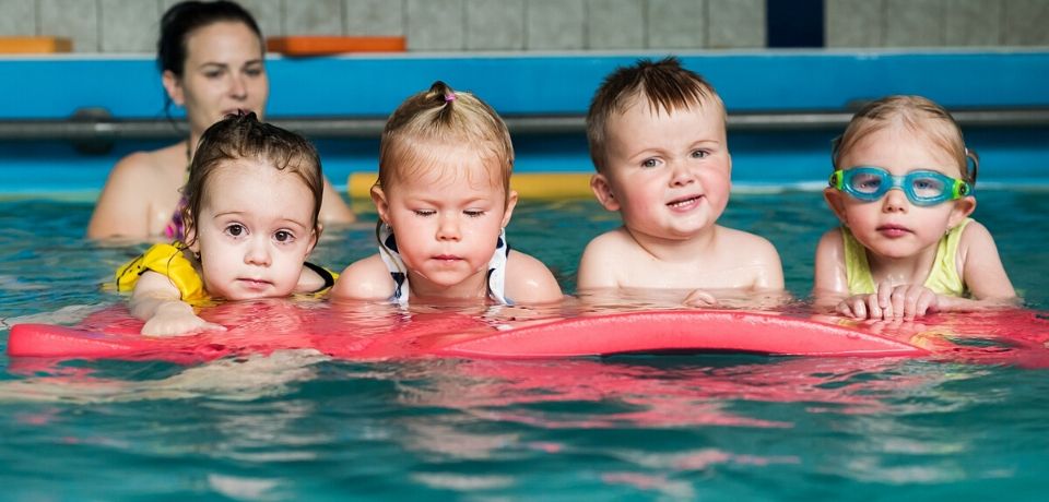 Kurzy plávania pre deti